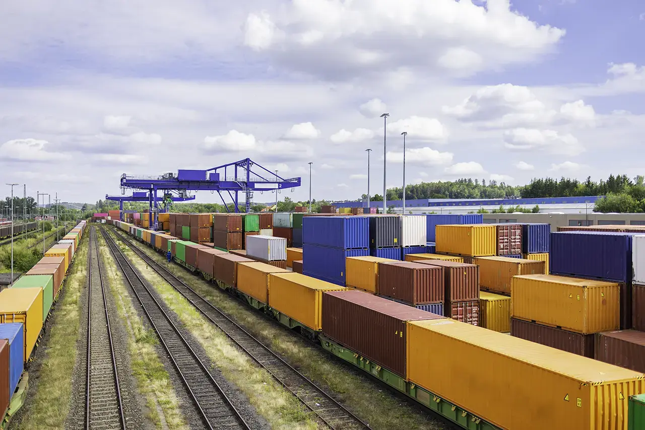 Railtransport met fmt five marine transport